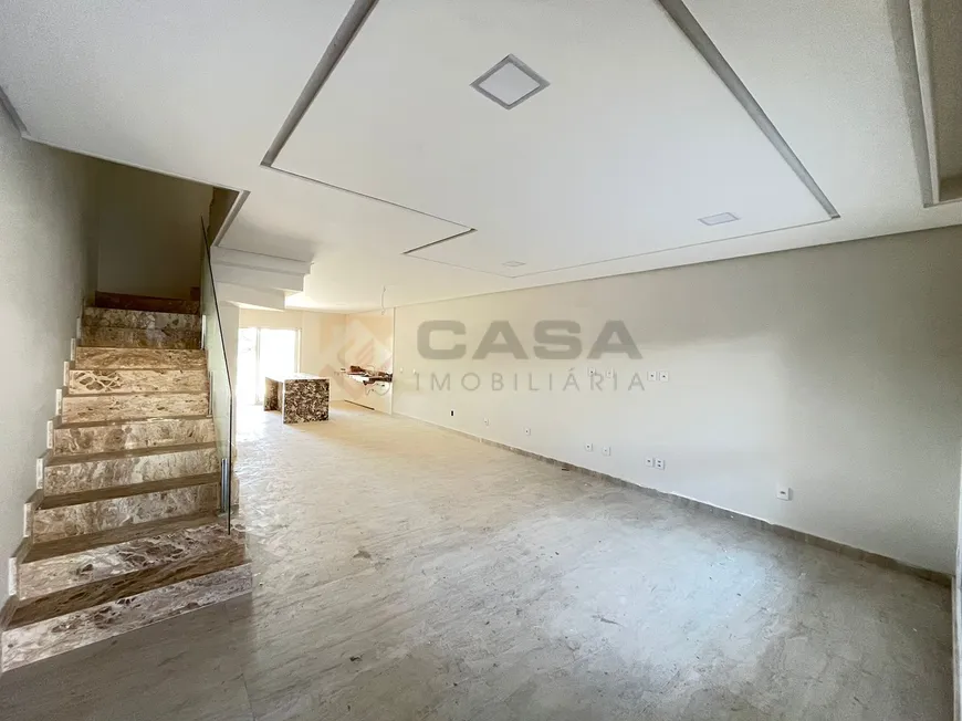 Foto 1 de Casa com 3 Quartos à venda, 200m² em Morada de Laranjeiras, Serra