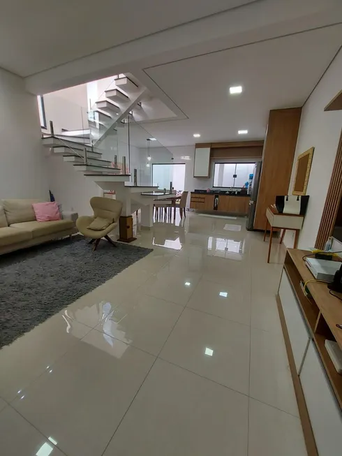 Foto 1 de Sobrado com 3 Quartos à venda, 132m² em Villa Di Cesar, Mogi das Cruzes