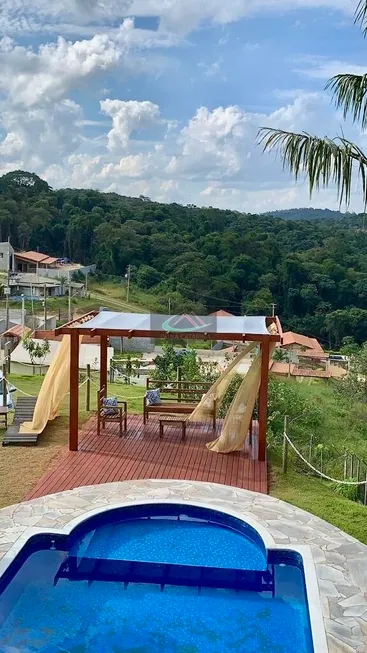 Foto 1 de Fazenda/Sítio com 3 Quartos à venda, 250m² em Chácaras Berro D água, Itu