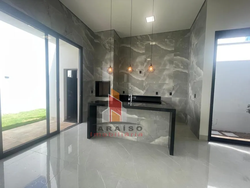 Foto 1 de Casa com 3 Quartos à venda, 250m² em Aclimacao, Uberlândia
