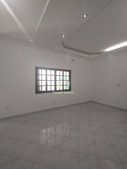 Foto 1 de Casa com 2 Quartos para alugar, 180m² em Vila Tibirica, Santo André
