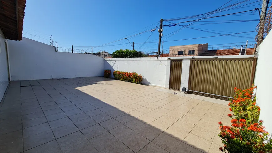 Foto 1 de Casa com 4 Quartos à venda, 168m² em Parque Manibura, Fortaleza