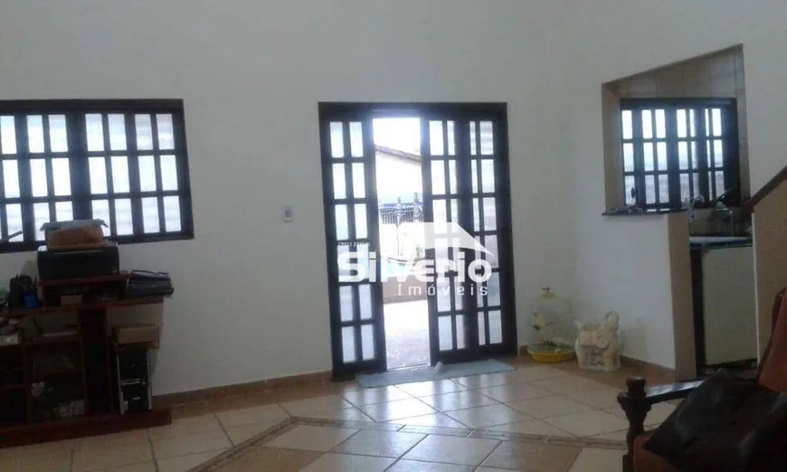 Foto 1 de Sobrado com 3 Quartos à venda, 335m² em Residencial Cambui, São José dos Campos