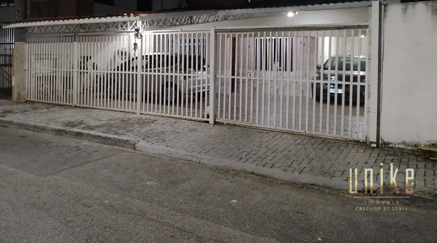 Foto 1 de Casa com 5 Quartos à venda, 222m² em Jardim das Indústrias, São José dos Campos