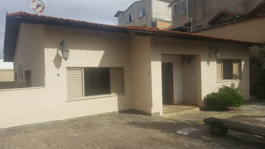 Foto 1 de Casa com 3 Quartos à venda, 220m² em Havaí, Belo Horizonte