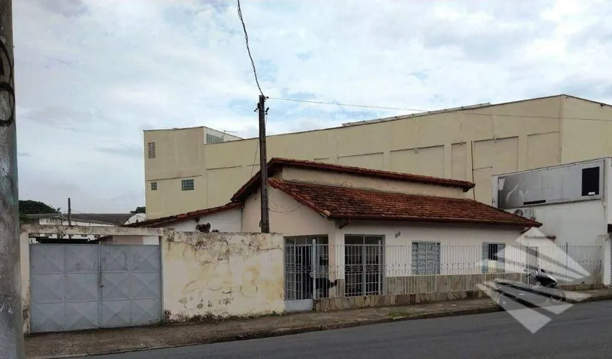 Foto 1 de Casa com 3 Quartos à venda, 200m² em Jardim Eulália, Taubaté