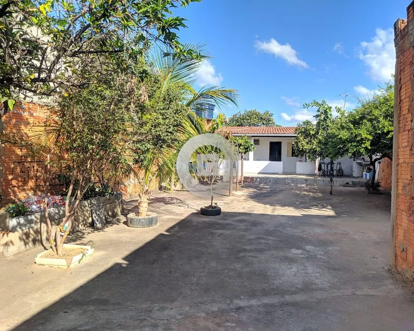 Foto 1 de Casa com 2 Quartos à venda, 300m² em Maracanã, Montes Claros