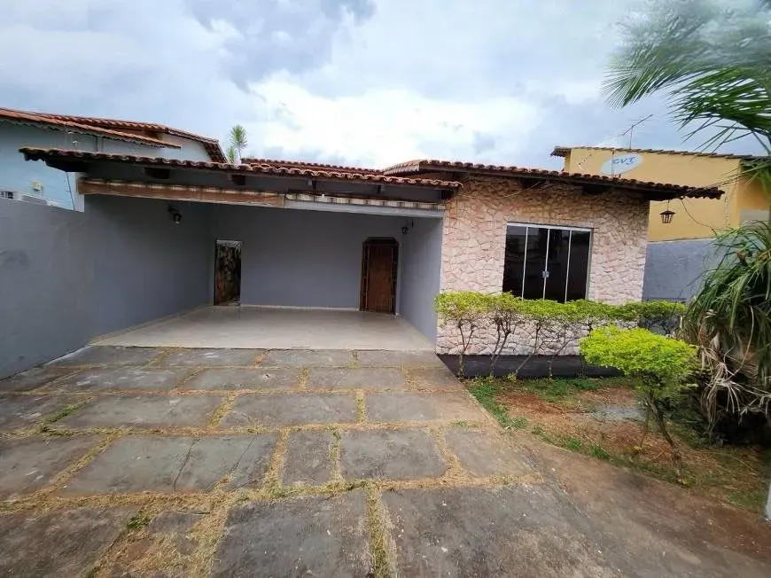 Foto 1 de Casa com 3 Quartos à venda, 360m² em Parque Anhangüera, Goiânia