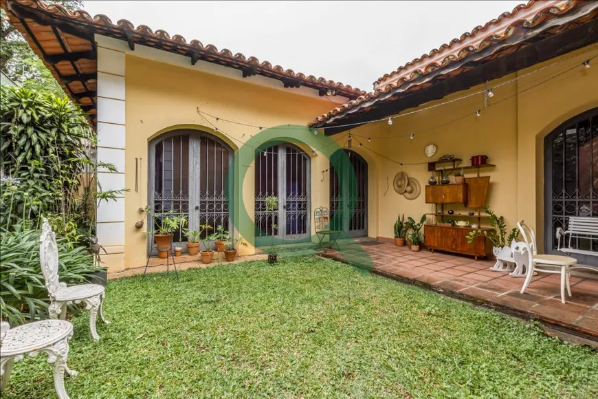 Foto 1 de Casa com 3 Quartos à venda, 400m² em Cidade Jardim, São Paulo