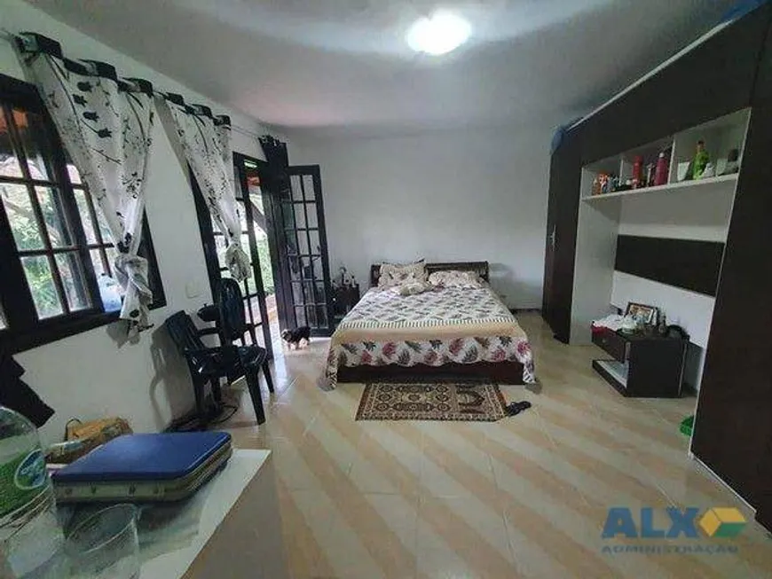 Foto 1 de Casa com 5 Quartos à venda, 220m² em Itaipu, Niterói