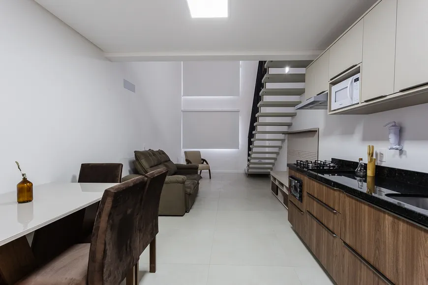 Foto 1 de Apartamento com 1 Quarto para alugar, 50m² em Joao Paulo, Florianópolis