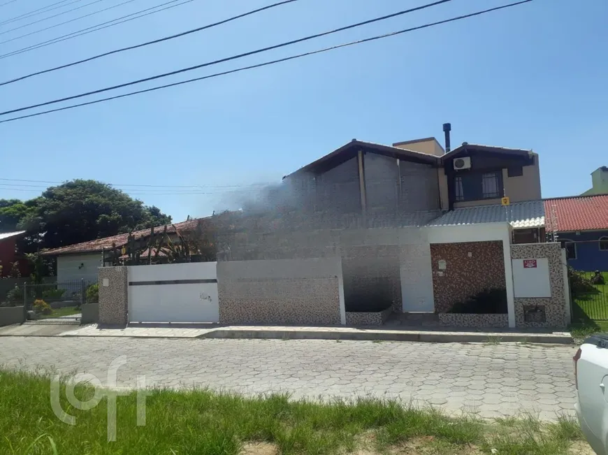 Foto 1 de Casa com 5 Quartos à venda, 356m² em Campeche, Florianópolis