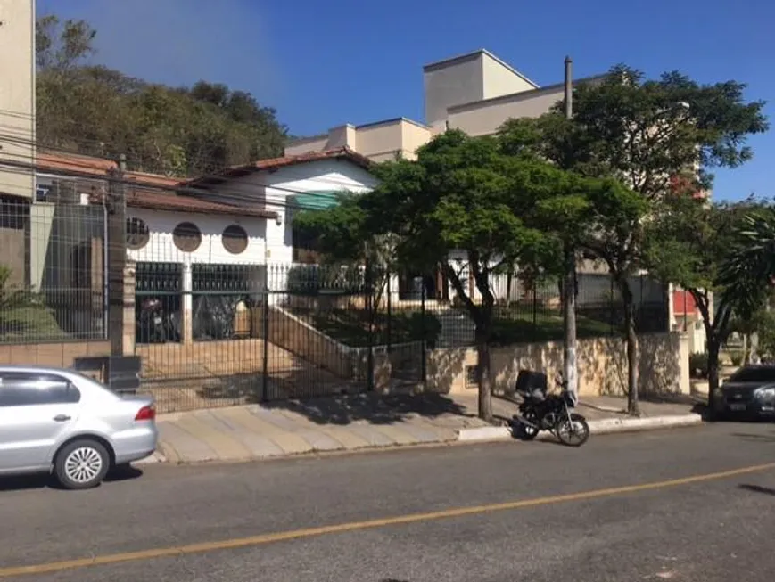 Foto 1 de Casa com 6 Quartos à venda, 502m² em Laranjal, Volta Redonda