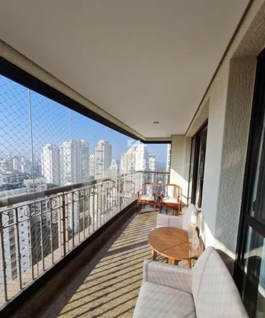 Foto 1 de Apartamento com 3 Quartos à venda, 178m² em Campo Belo, São Paulo