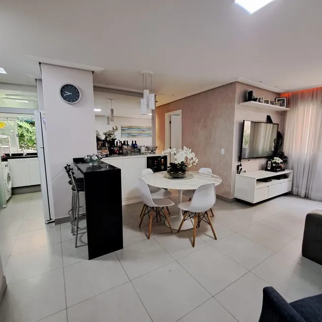 Foto 1 de Apartamento com 3 Quartos à venda, 63m² em Vila Liviero, São Paulo
