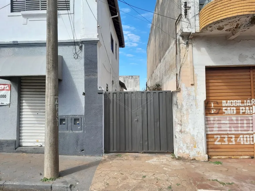 Foto 1 de Casa com 2 Quartos para alugar, 94m² em Vila Xavier, Araraquara