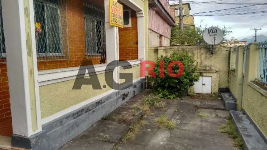 Foto 1 de Casa com 3 Quartos à venda, 120m² em Guadalupe, Rio de Janeiro