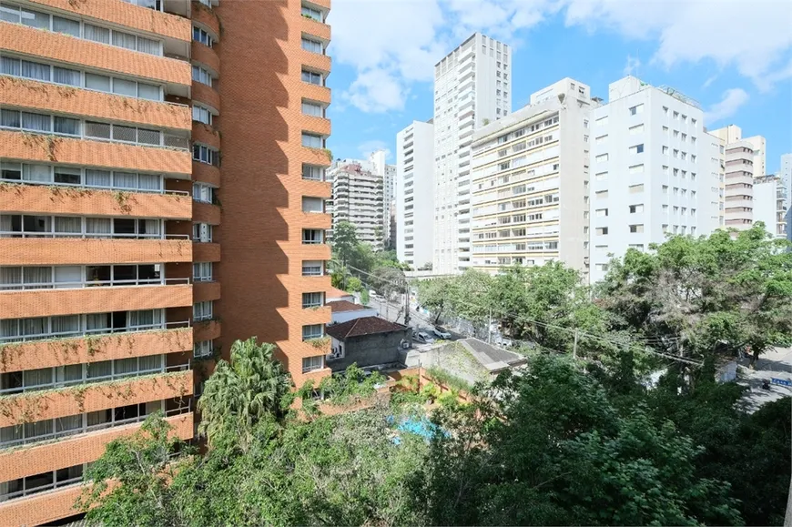 Foto 1 de Apartamento com 3 Quartos à venda, 249m² em Jardim América, São Paulo