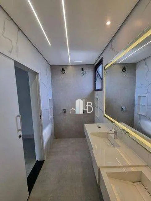 Foto 1 de Casa de Condomínio com 3 Quartos à venda, 233m² em Alphaville, Uberlândia