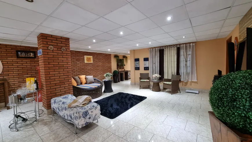 Foto 1 de Sobrado com 4 Quartos para venda ou aluguel, 600m² em Santana, São Paulo