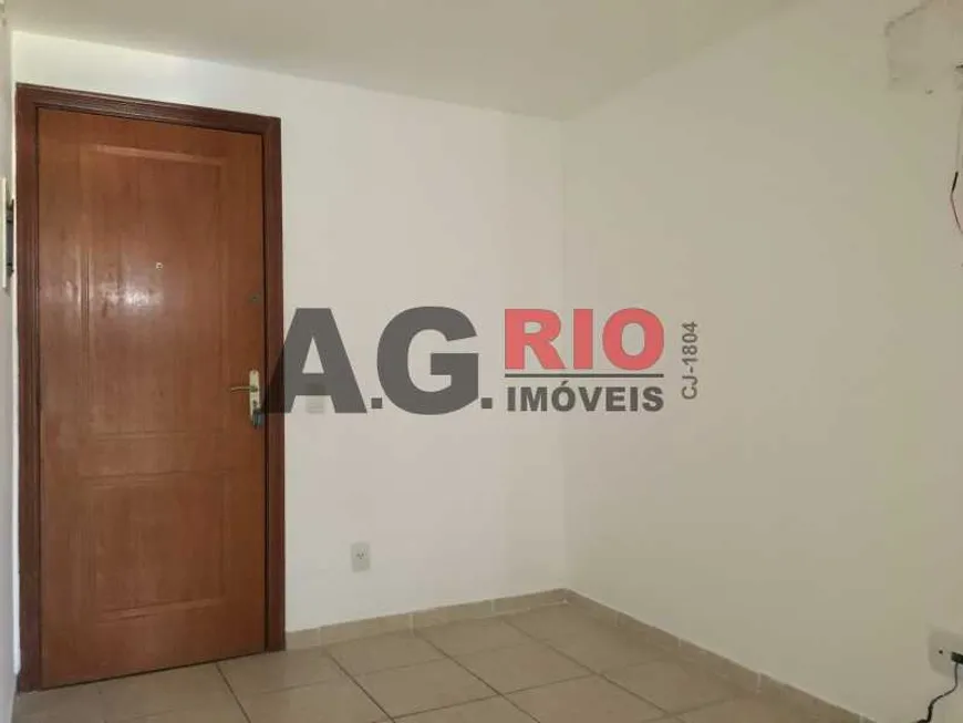 Foto 1 de Sala Comercial para alugar, 30m² em  Vila Valqueire, Rio de Janeiro