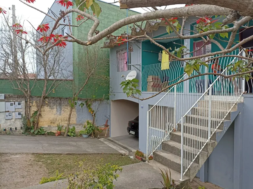 Foto 1 de Casa com 8 Quartos à venda, 360m² em Maracana, Colombo