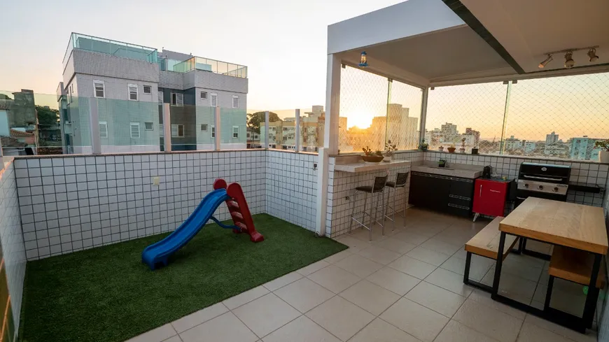 Foto 1 de Cobertura com 3 Quartos à venda, 180m² em Jardim América, Belo Horizonte