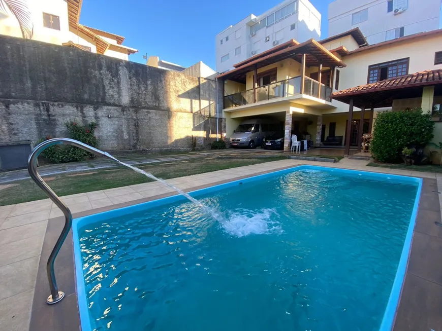 Foto 1 de Casa com 4 Quartos para alugar, 210m² em Castelo, Belo Horizonte