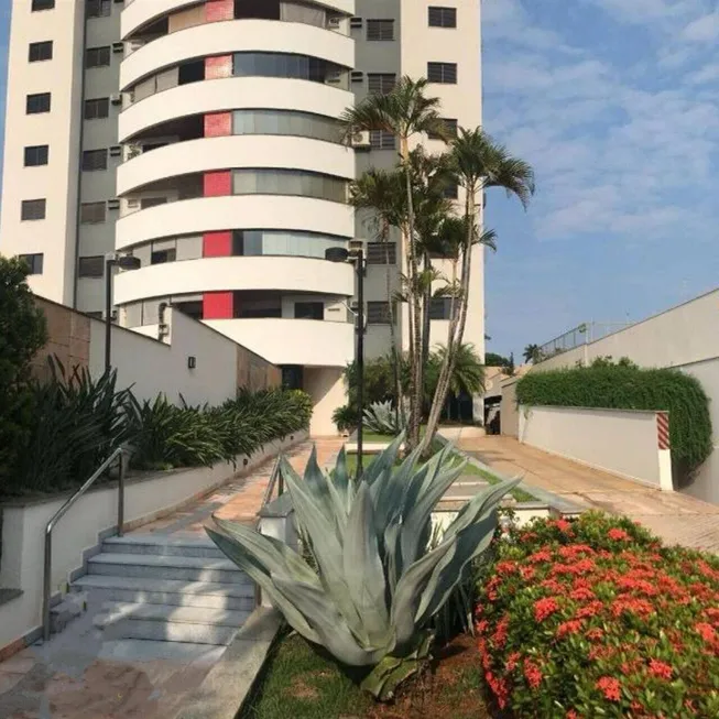 Foto 1 de Apartamento com 6 Quartos à venda, 295m² em Jardim dos Estados, Campo Grande