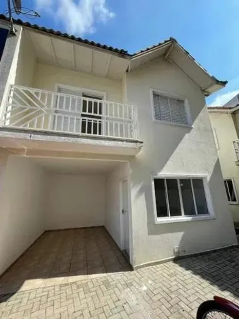 Foto 1 de Casa de Condomínio com 2 Quartos à venda, 90m² em Jardim Maria Rosa, Taboão da Serra