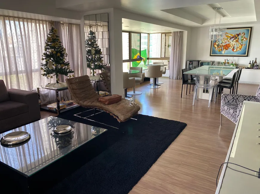 Foto 1 de Apartamento com 4 Quartos à venda, 217m² em Graças, Recife