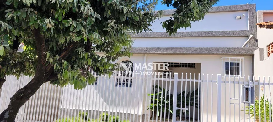 Foto 1 de Casa com 4 Quartos à venda, 200m² em Banzato, Marília