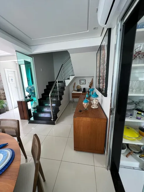 Foto 1 de Casa de Condomínio com 4 Quartos à venda, 600m² em Ponta Negra, Manaus