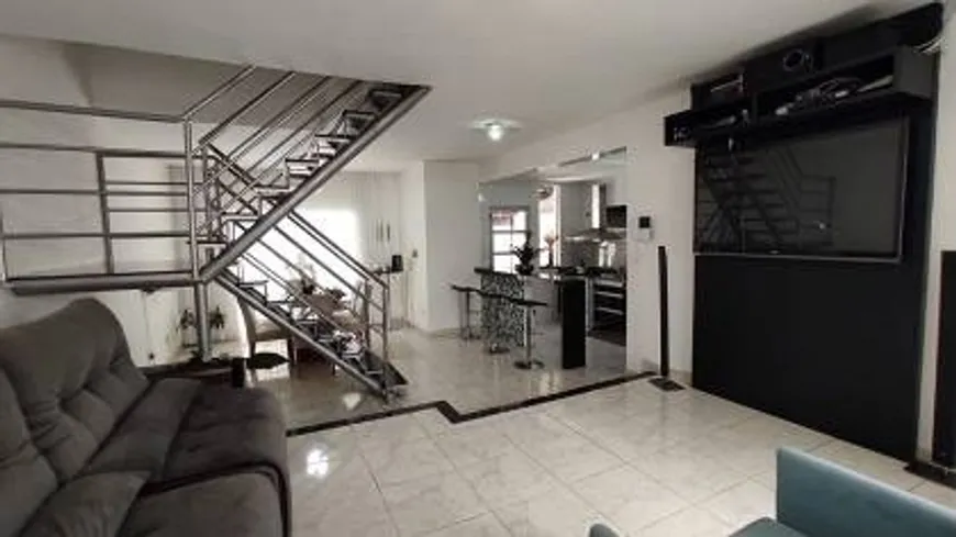 Foto 1 de Casa com 3 Quartos à venda, 150m² em Guaruja, Betim