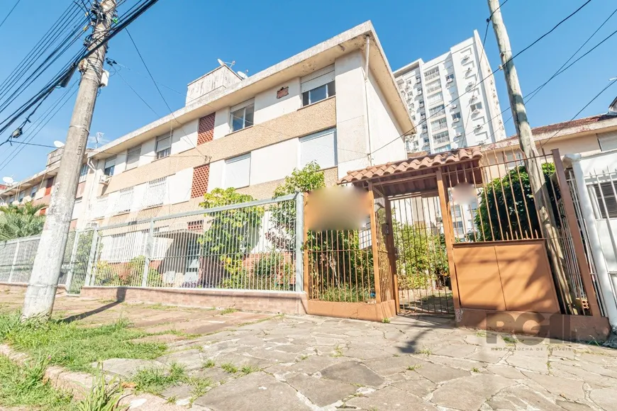 Foto 1 de Apartamento com 3 Quartos à venda, 78m² em São Sebastião, Porto Alegre