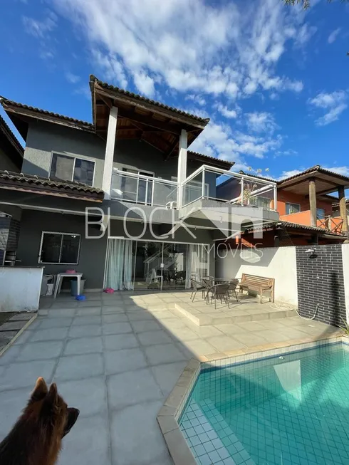 Foto 1 de Casa de Condomínio com 4 Quartos à venda, 193m² em Vargem Pequena, Rio de Janeiro