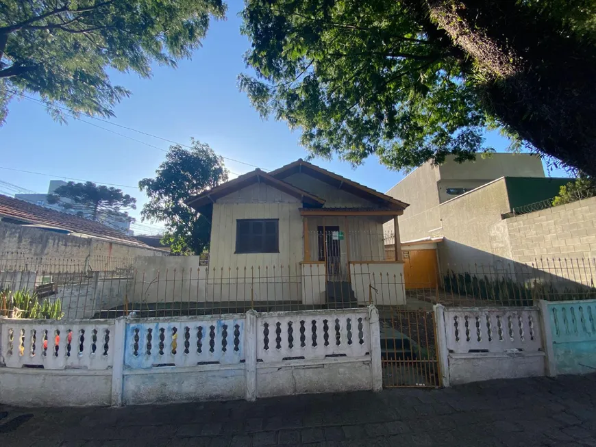 Foto 1 de Casa com 3 Quartos para alugar, 120m² em Bacacheri, Curitiba