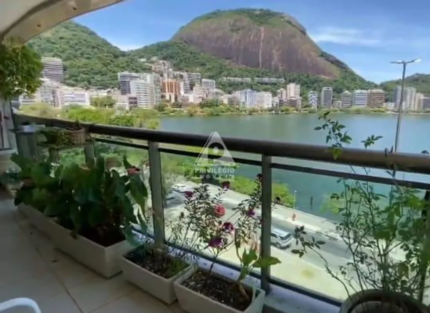 Foto 1 de Apartamento com 3 Quartos à venda, 218m² em Lagoa, Rio de Janeiro