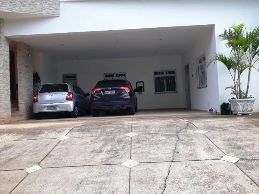 Foto 1 de Casa com 5 Quartos à venda, 440m² em Clélia Bernardes, Viçosa