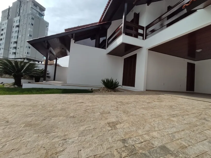 Foto 1 de Casa com 3 Quartos à venda, 249m² em Centro, Palhoça