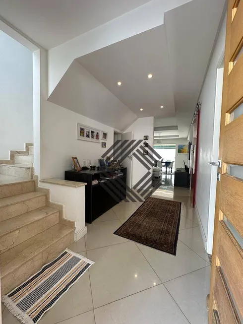 Foto 1 de Casa de Condomínio com 3 Quartos à venda, 221m² em Jardim Eltonville, Sorocaba