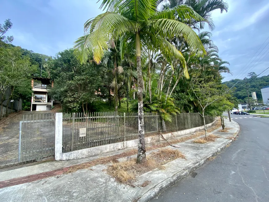 Foto 1 de Sobrado com 7 Quartos para alugar, 700m² em Boa Vista, Joinville