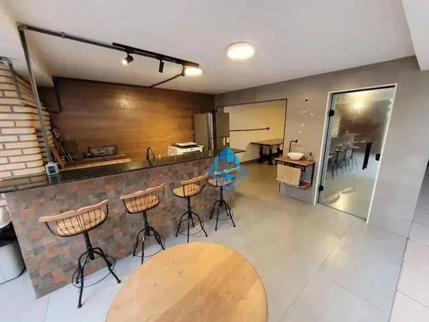 Foto 1 de Casa com 5 Quartos à venda, 241m² em Vila Floresta, Santo André