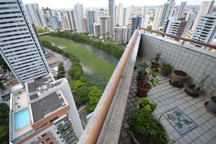 Foto 1 de Apartamento com 4 Quartos à venda, 240m² em Graças, Recife