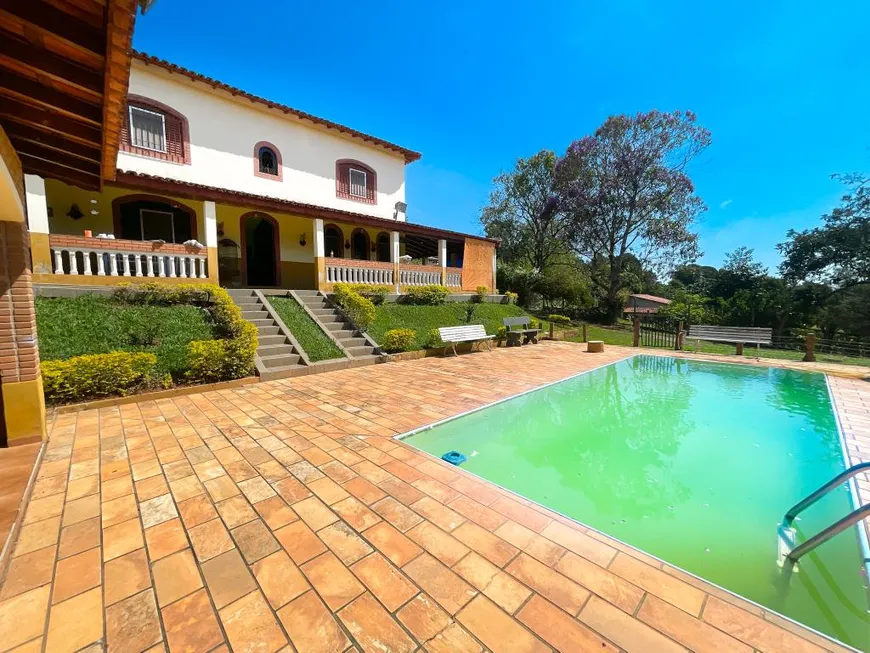 Foto 1 de Fazenda/Sítio com 3 Quartos à venda, 1500m² em Centro, Socorro