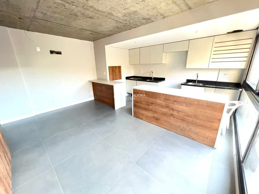 Foto 1 de Apartamento com 1 Quarto para alugar, 43m² em Menino Deus, Porto Alegre