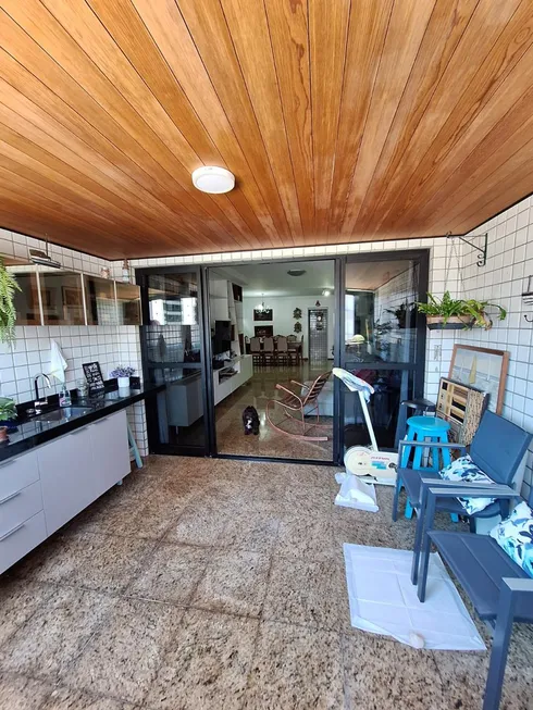 Foto 1 de Apartamento com 3 Quartos à venda, 152m² em Ponta Verde, Maceió