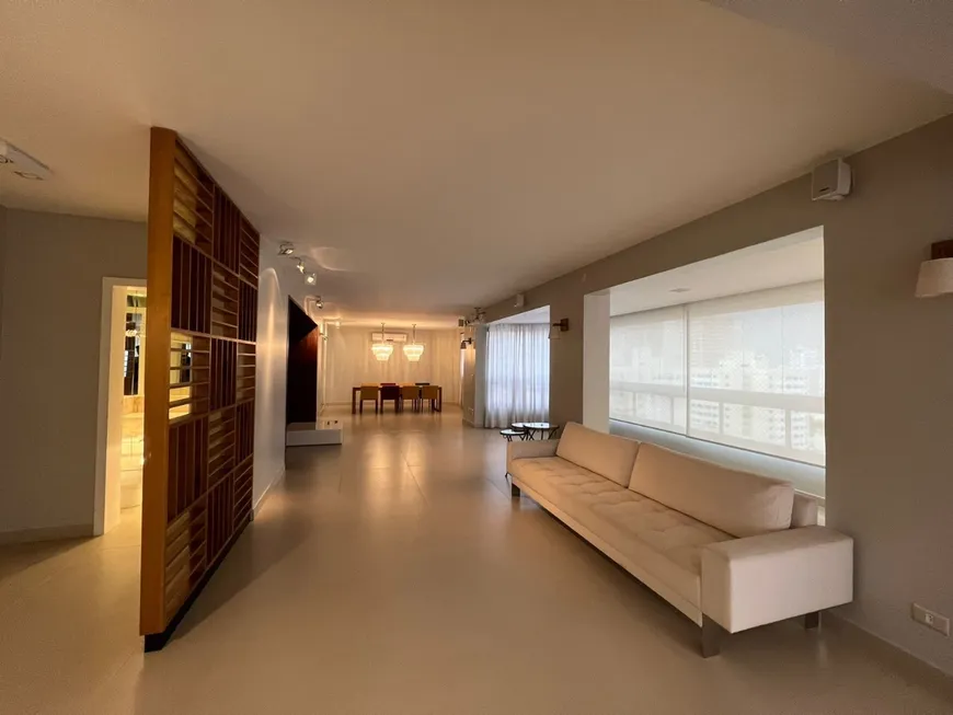 Foto 1 de Apartamento com 4 Quartos à venda, 340m² em Setor Bueno, Goiânia