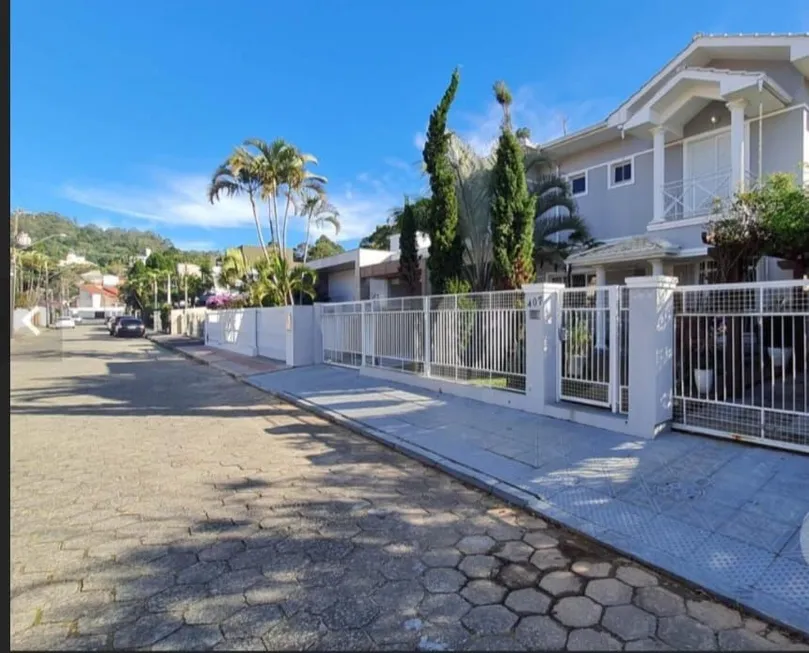 Foto 1 de Casa com 4 Quartos à venda, 255m² em Santa Mônica, Florianópolis