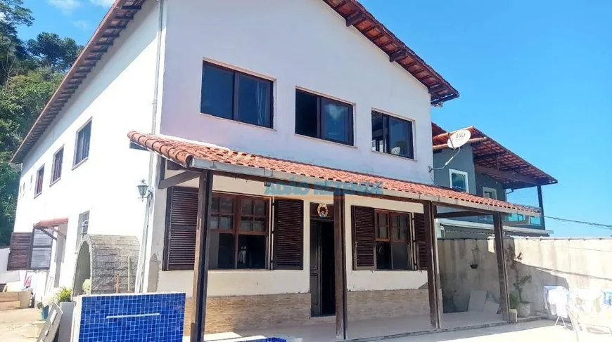 Foto 1 de Casa com 8 Quartos à venda, 313m² em Vale do Paraíso, Teresópolis